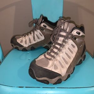 Oboz Sawtooth Mid B-Dry Waterproof hiking boot